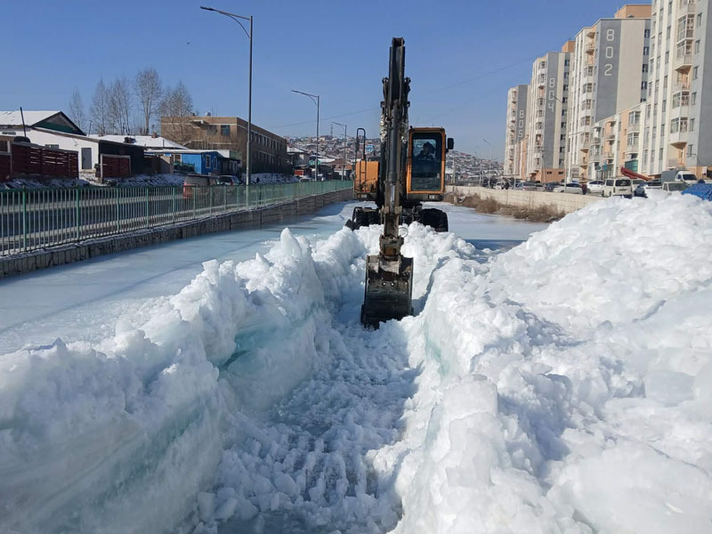 Халиа тошин үүсэж, хөрсний ус ихээр гарсан 7 байршилд ажиллаж байна